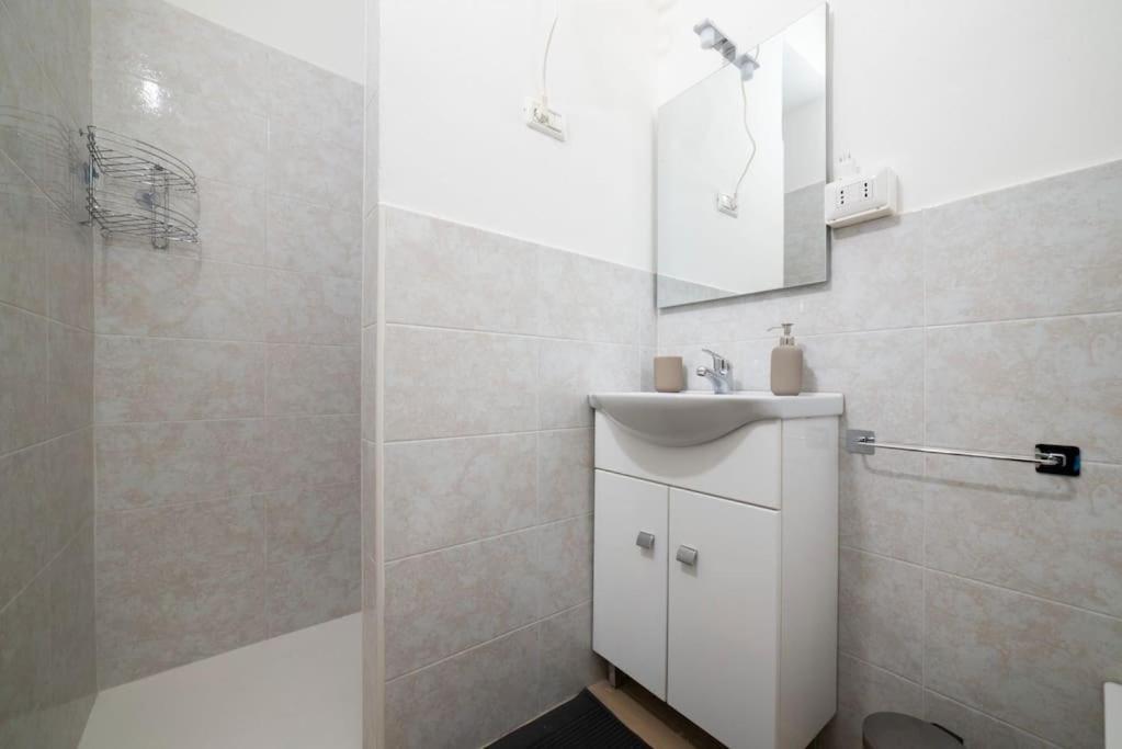 Apartment 4 Stops From The City Center Milano Eksteriør bilde