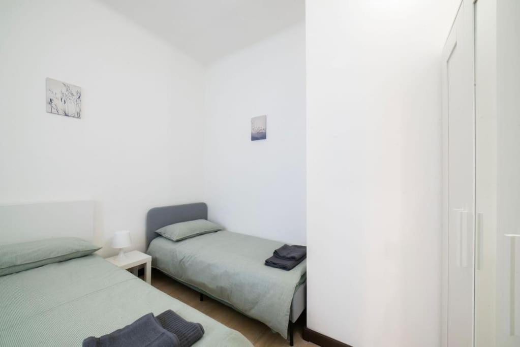 Apartment 4 Stops From The City Center Milano Eksteriør bilde